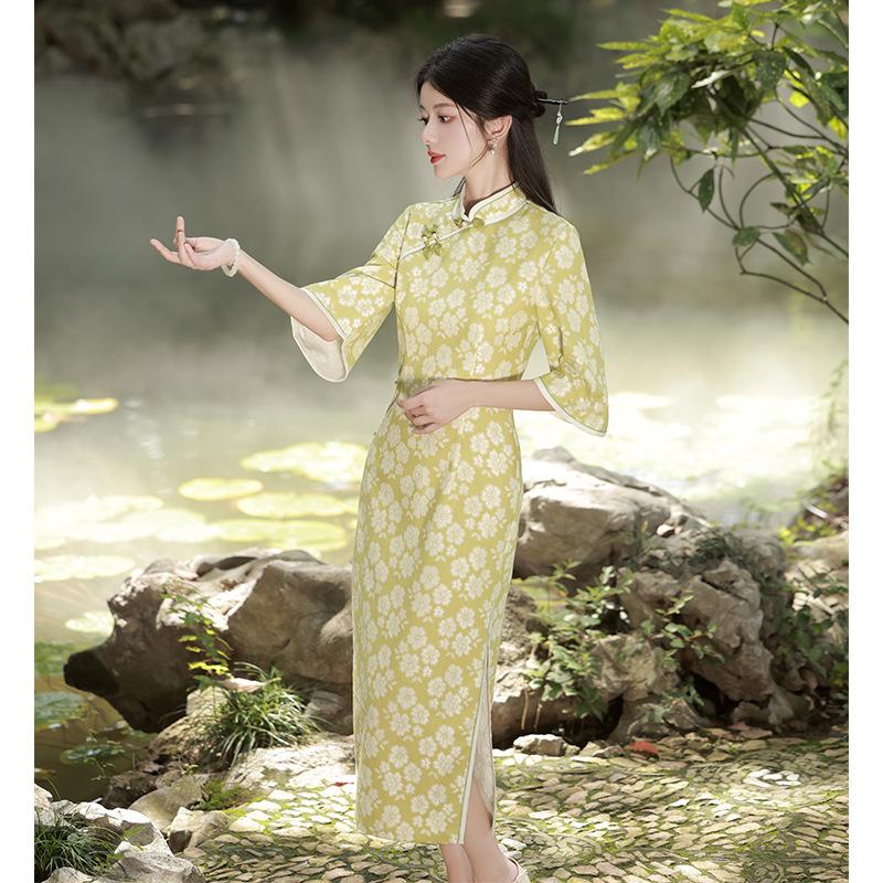 Young New Chinese Chenille High-end Long Cheongsam 1011 Autumn New Temperament Thin Daily Women