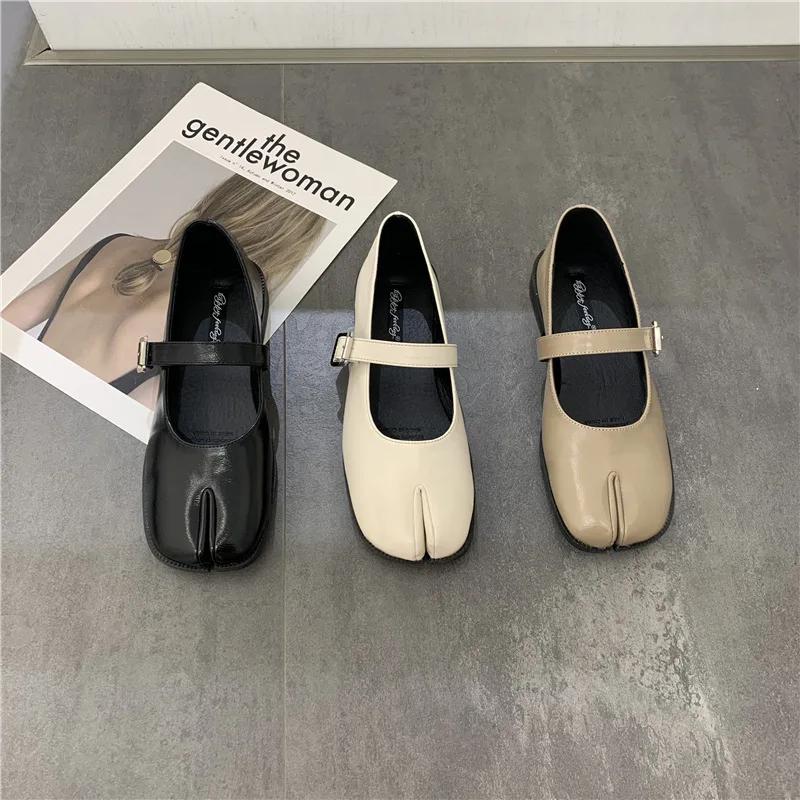 Autumn Women New Split Toe Mary Jane Flats Outdoor Anti Skid Ladies Pumps Female Retro Daily Novelty Solid Shoes Zapatos