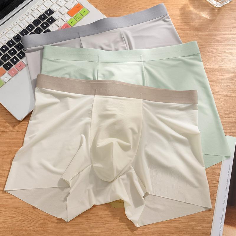 Men's Summer Ice Silk Antibacterial Cool Feeling No Trace Breathable Quick Dry Mid Waist Flat Angle Briefs