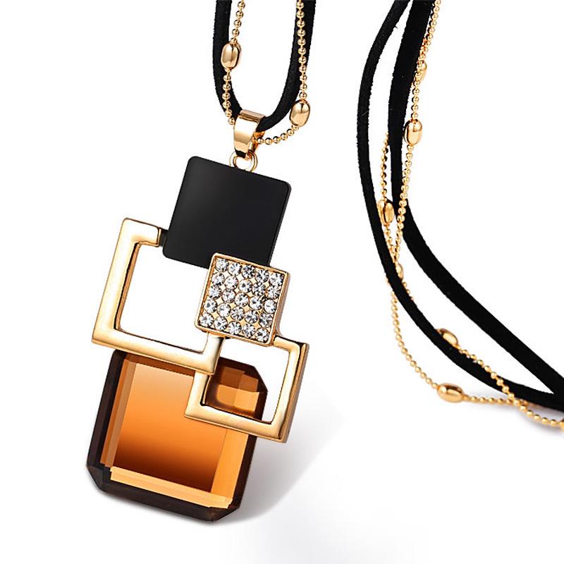 New crystal sweater chain women's Korean version fashion clothes accessories retro long necklace versatile autumn and winter pendant wholesale