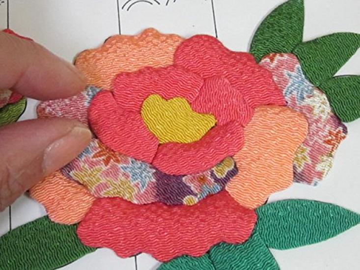Takara Chirimen Handicraft Pressed Art and Suehiro Handmade Kit "Peony Decoration"