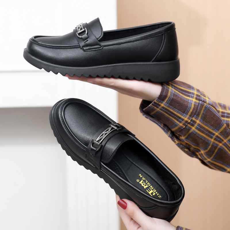 Mom shoes soft sole one pedal single shoes women's leather shoes flat non-slip kitchen work shoes casual Doudou shoes are not tired