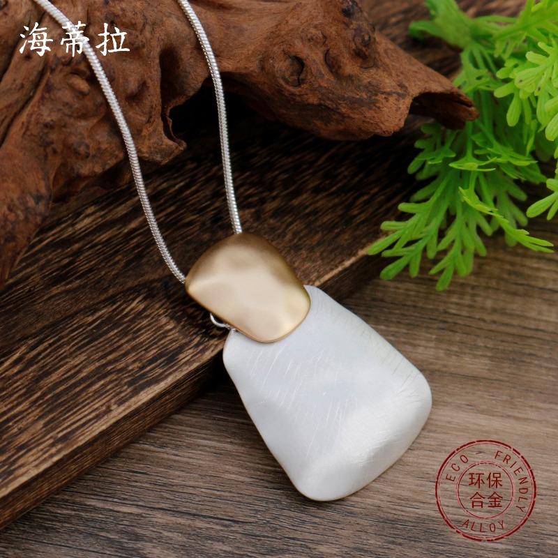 New Brushed Geometric Square Pendant, Women's Creative High-end Irregular Brushed Square Neck Necklace