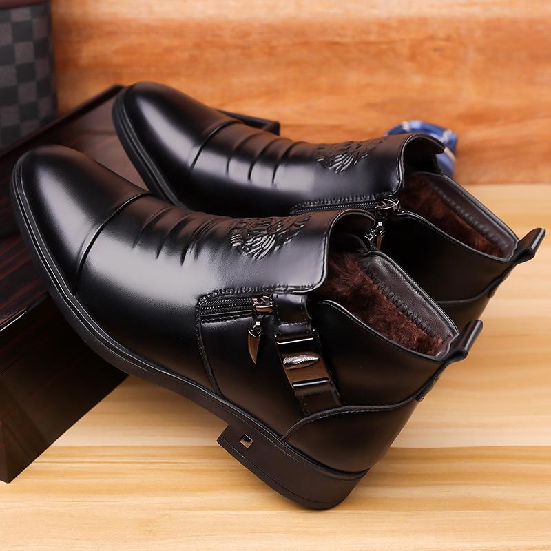 Botki Chelsea męskie 2025 zima nowe aksamitne męskie buty skórzane casualowe średnie buty handel zagraniczny duży rozmiar buty męskie