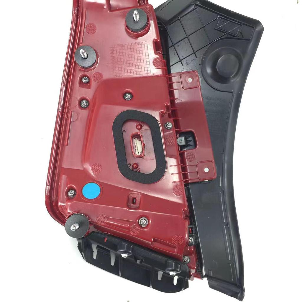 Cadillac XT5 16-22 Taillight Assembly: Rear, Reverse, Turn Signal & Fog Light