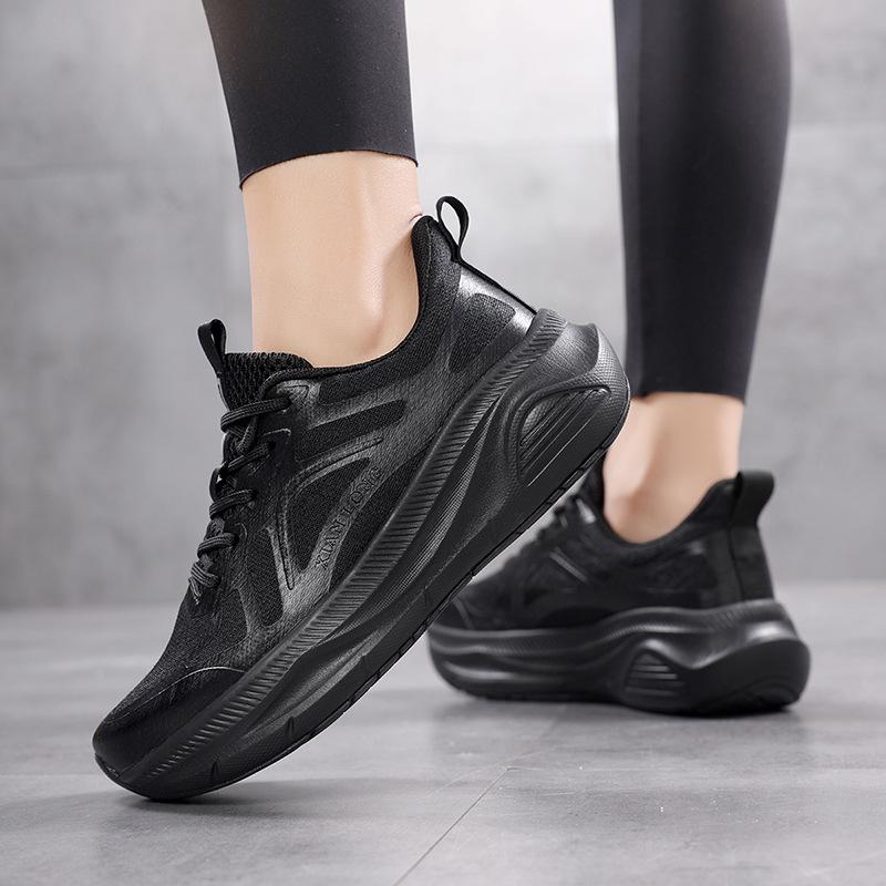 Autumn new couple men's breathable mesh shoes outdoor leisure running travel flying weaving sports women's trend thick sole