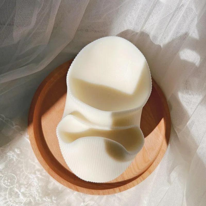 Unique Wavy Fluted Geometric Striped Wax Candle Mold Aesthetic Wavy Fluted Geometric Striped Silicone Wax Candle Household Decor