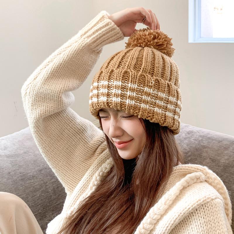 New Retro Ball Wool Hat Women's Autumn and Winter Warm Hairball Knitted Hat Men's Fashion Cold Hat Tide
