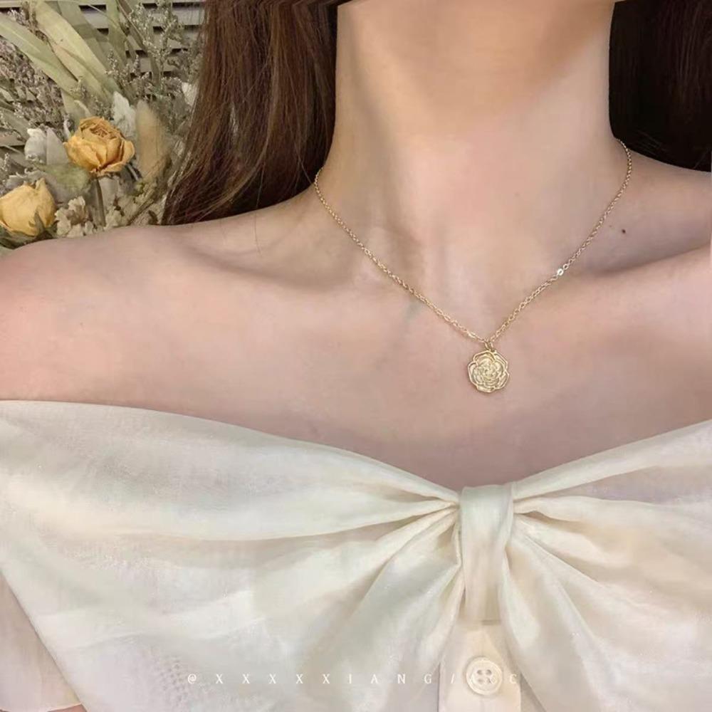Shijia Pearl Necklace Women's Niche Light Luxury Design High-end Temperament Collarbone Chain Neck Chain Sweater Chain Bead Chain