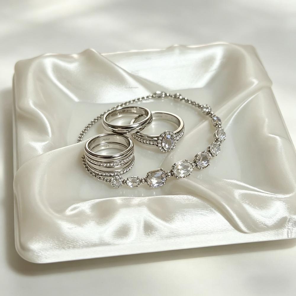3D Printed Trinket Storage Dish, Simple Stylish Design for Jewelry, Nice Table Decor and Ideal Ladies Gift