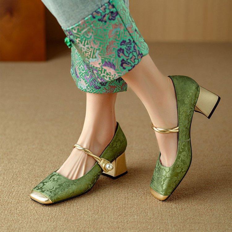 Spring new Chinese style French light luxury embossed silk middle heel shoes color matching square head word with thick heel single shoes