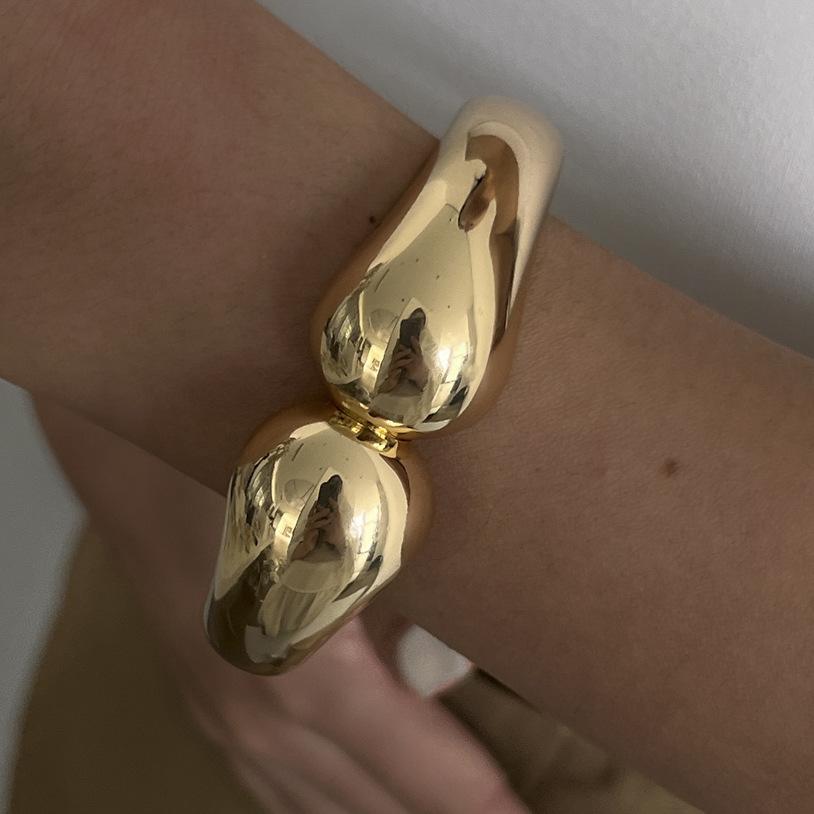 Exaggerated Metal Big Water Droplets Hug Bracelet Women, Fashionable And Futuristic Sense Stacking Bracelet Jewelry Women