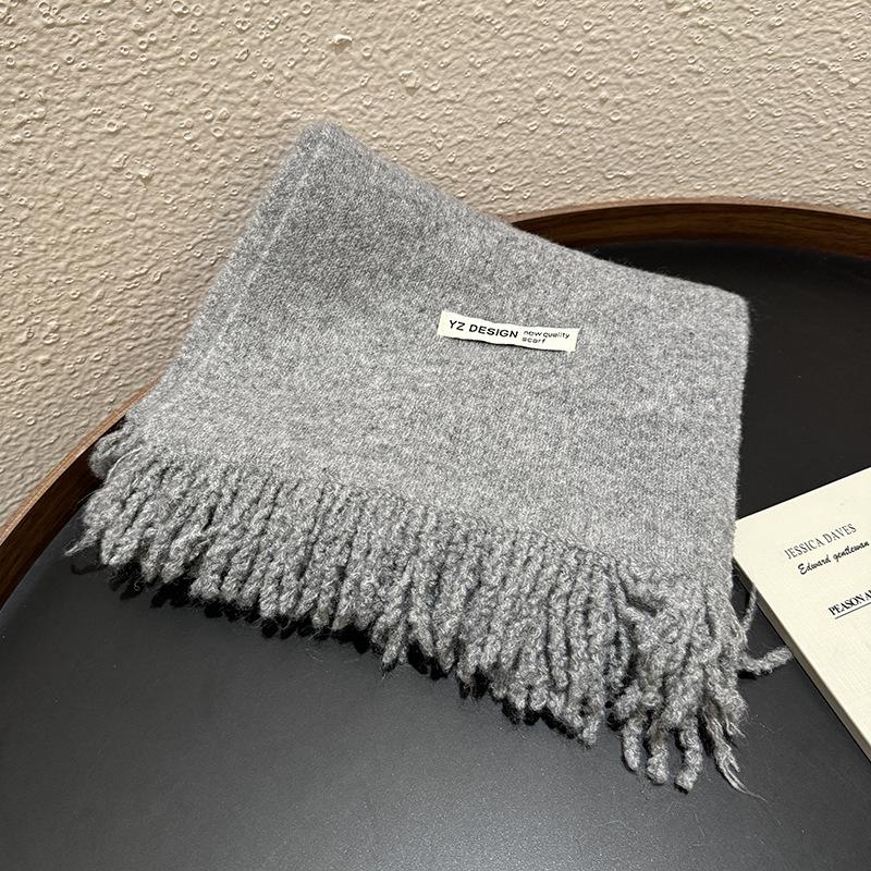 Korean high-end couple scarf women's winter 11 new Korean version tassel solid color small fragrant wind warm student scarf