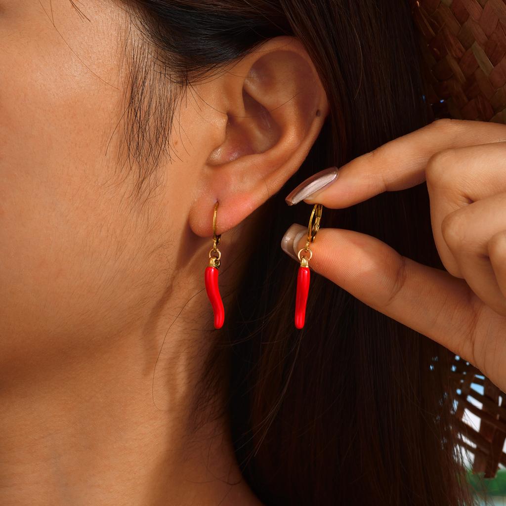 Kreativní náušnice s přívěsky červené chilli papričky pro ženy Trendy náušnice kroužky z nerezové oceli pozlacené 18K zlatem Módní šperky Dárek