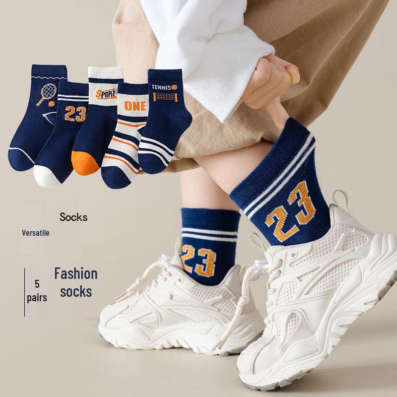 Children's Cartoon Mid-Calf Socks - Multiple Styles, For Boys, Girls, and Babies, Perfect for Autumn/Winter Sports and Students