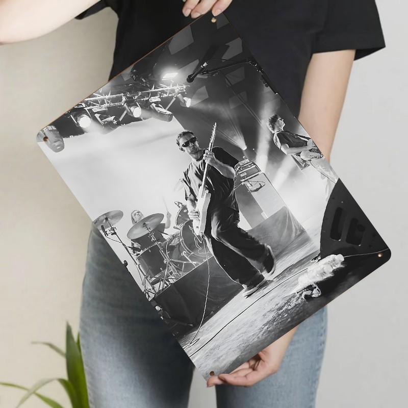 

Custom Rock Band Stage Scene Metal Tin Sign Living Room Wall Art Home Decor 20x30cm（7.8x11.8inch）