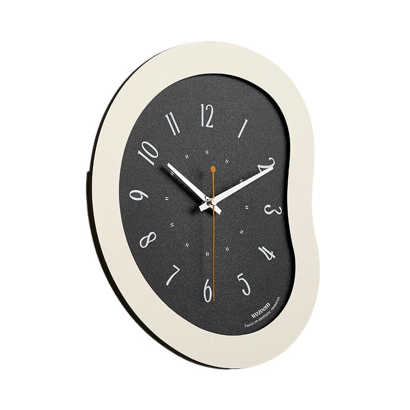 European Aesthetic Clock Wall Modern Art Creative Design Living Room Interior Wall Watch Simple Light Luxury Wanduhr Decor