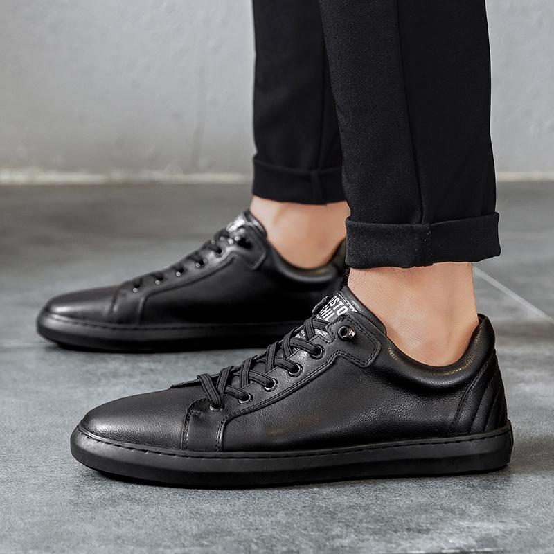 Sapato Masculino Mais Recente Couro Genuíno Outono 2022 Sapatos Casuais Masculinos Couro de Vaca Leisuer Caminhada Calçado Masculino Tênis Brancos Design Moda