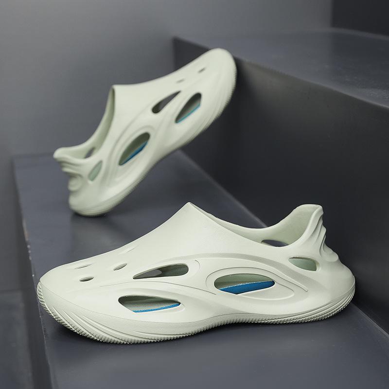 Men's Breathable Tech-Inspired Non-Slip Clog Sandals for Outdoor Sports and Beach Activities