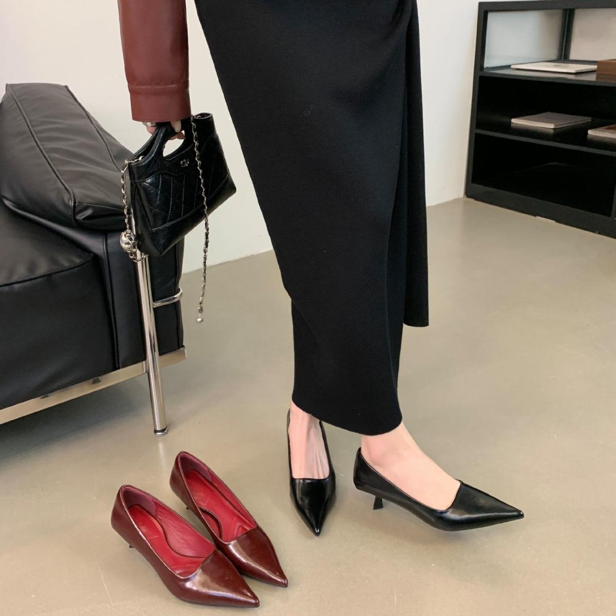 

2025 spring and autumn new fashion versatile French temperament socialite single shoes women s shoes pointed stilettos 39 бордовый