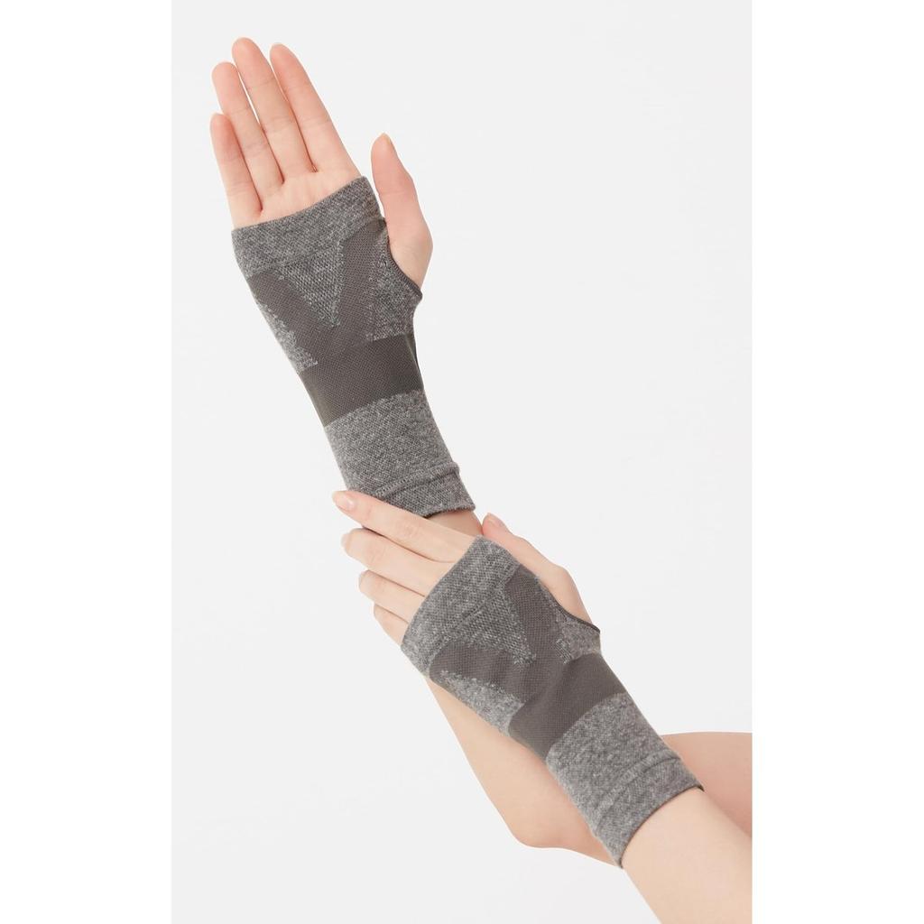 Cervin Bincho Charcoal Wrist Support Brace, Breathable Elastic Compression Sleeve, Made in Japan, 2 Pieces
