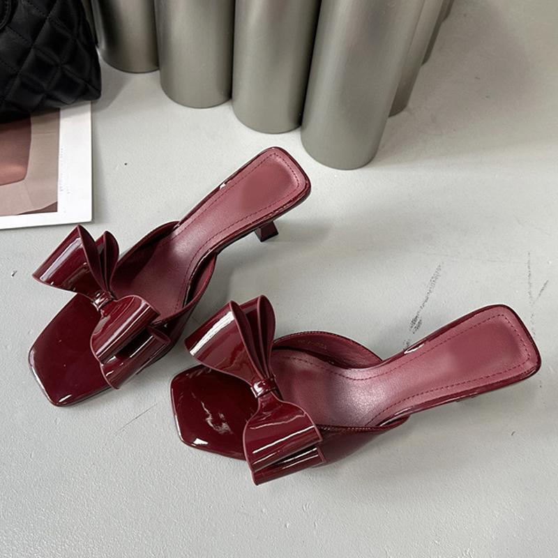 Fashion Liyke Fashion Patent Leather Butterfly Knot Women Slippers Square Toe Summer Sandals Low Thin Heels Mules Slides Shoes Size 39