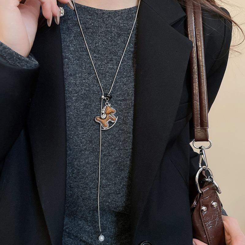 New Chinese Wood Pony Pendant Necklace Retro Temperament Versatile Sweater Chain Natal Year Light Luxury Niche Necklace Women