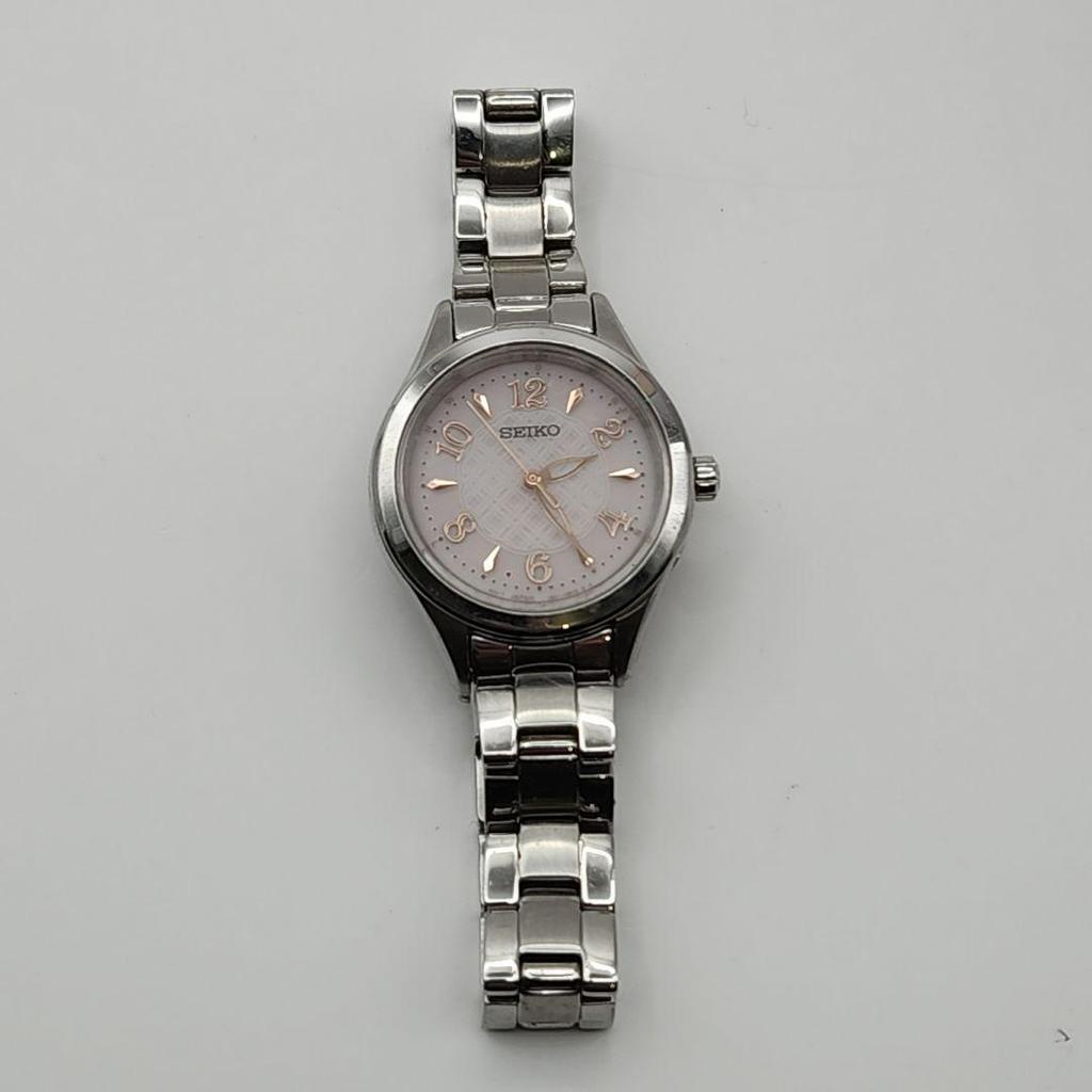 Used Beautiful condition, working SEIKO ladies watch, radio-controlled solar, pink dial