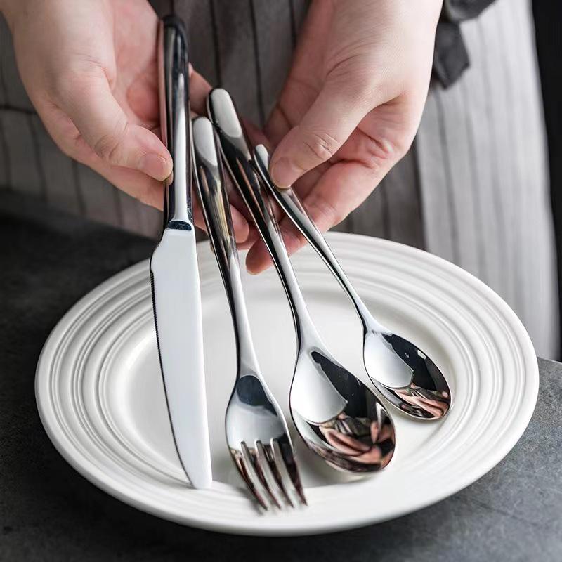 304 Stainless Steel Western Tableware Set: Thick Knife, Fork, Spoon, Dessert Spoon for High-End Restaurants and Luxury Hotels.