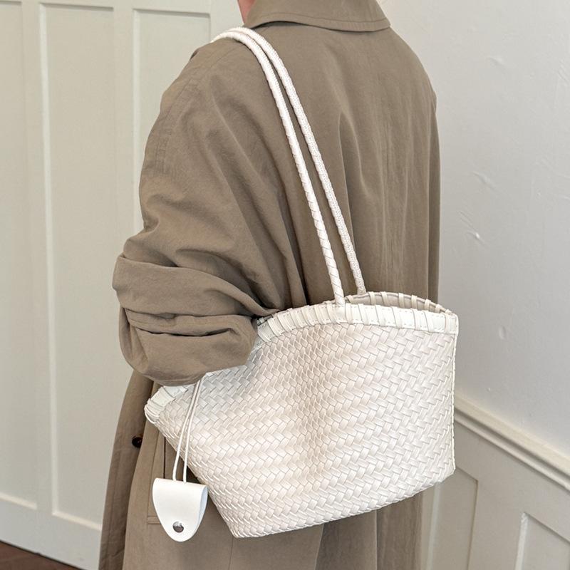Large-capacity Woven Bag - Stylish Commuter Shoulder Bag with Hand-held Grocery Bag Feature