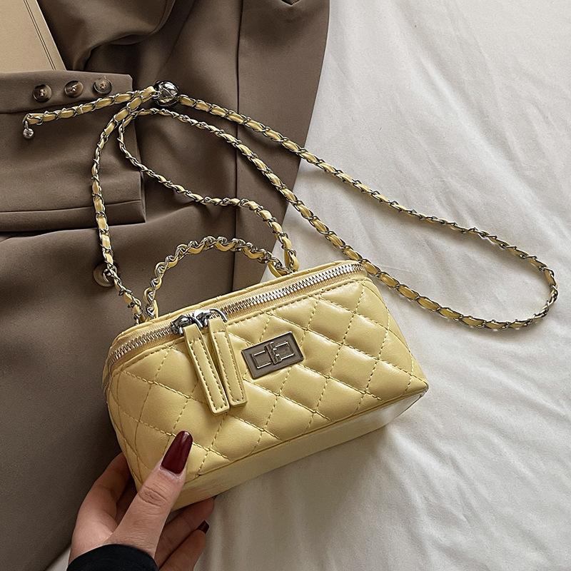 Xiaoxiangfeng exquisite and sweet diamond portable box bag popular versatile Korean women's commuter style versatile messenger bag