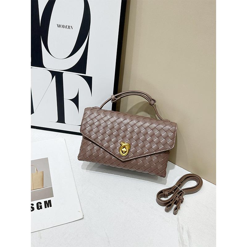 New Woven Bag Envelope Retro Briefcase Shoulder Portable Messenger Women's Bag