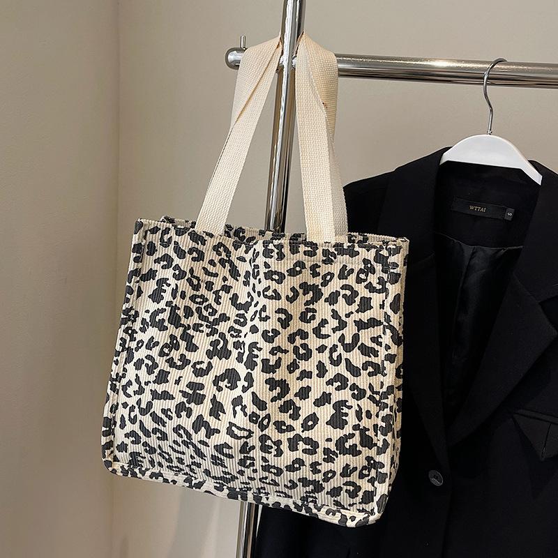 Borsa in Velluto a Coste con Stampa Leopardo di Grande Capacità Borsa Tote da Donna Borsa a Spalla Versatile di Nicchia da Donna
