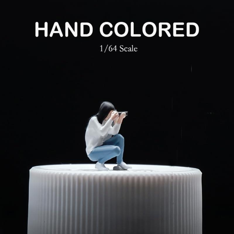 1:64 Scale Hand Painted Resin Collectible Figure Miniature Model Accessories Realistic Photographer Figure Model Gift
