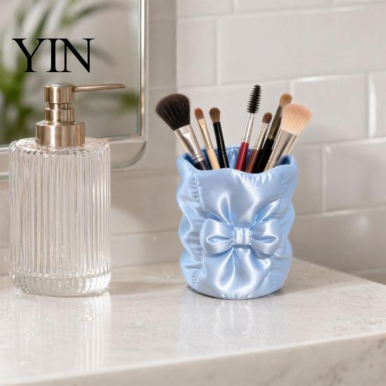 Makeup Brush Holder 3D Printed Bow Holder, Large Capacity Beauty Tool Eye Shadow Desk Organizer, Bowknot Pencil Storage Container Cup Concealer