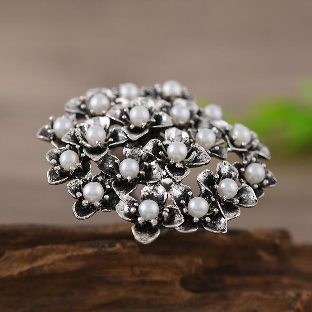 2025 Retro Design Exaggerated Butterfly Ring with Multiple Diamond Inlays