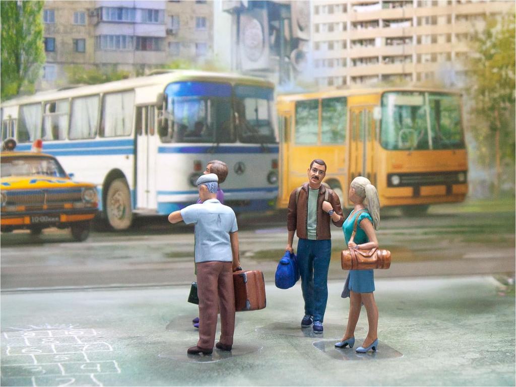 ICM 1/35 Chernobyl 5 Evacuee Set Plastic Model Kit 35905