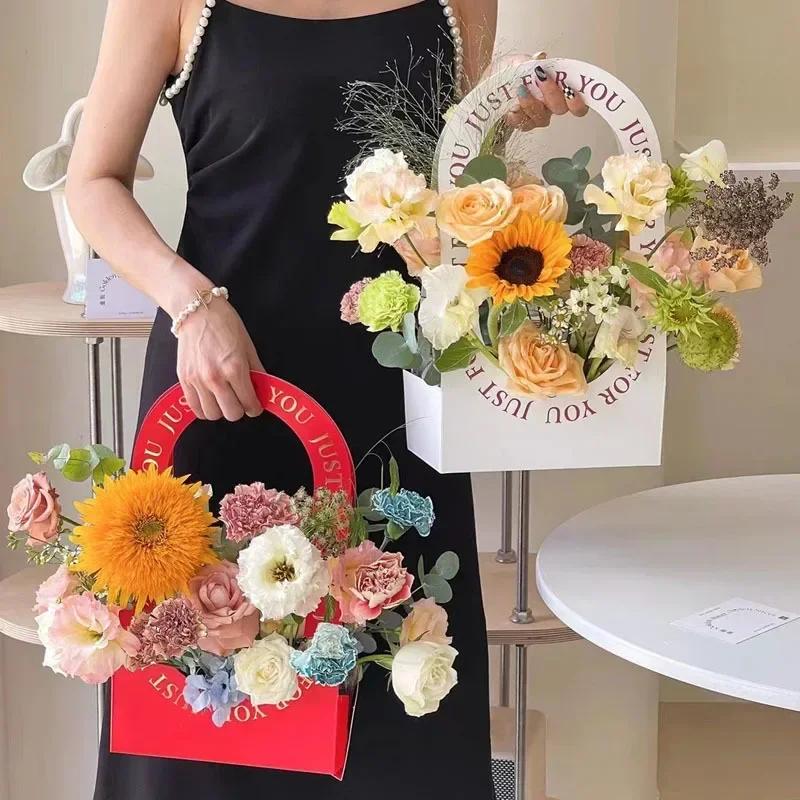 Valentine's Day Hollow Folding Handheld Flower Basket Simple Flower Box Paper Handbag Mother's Day Gift Flower Arrangement Box