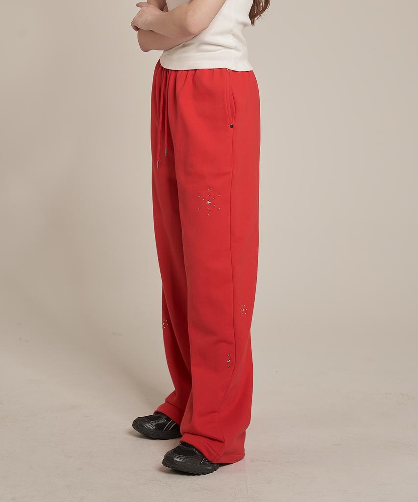Iteoneolmomeonteu Studded Sweatpants _ Red