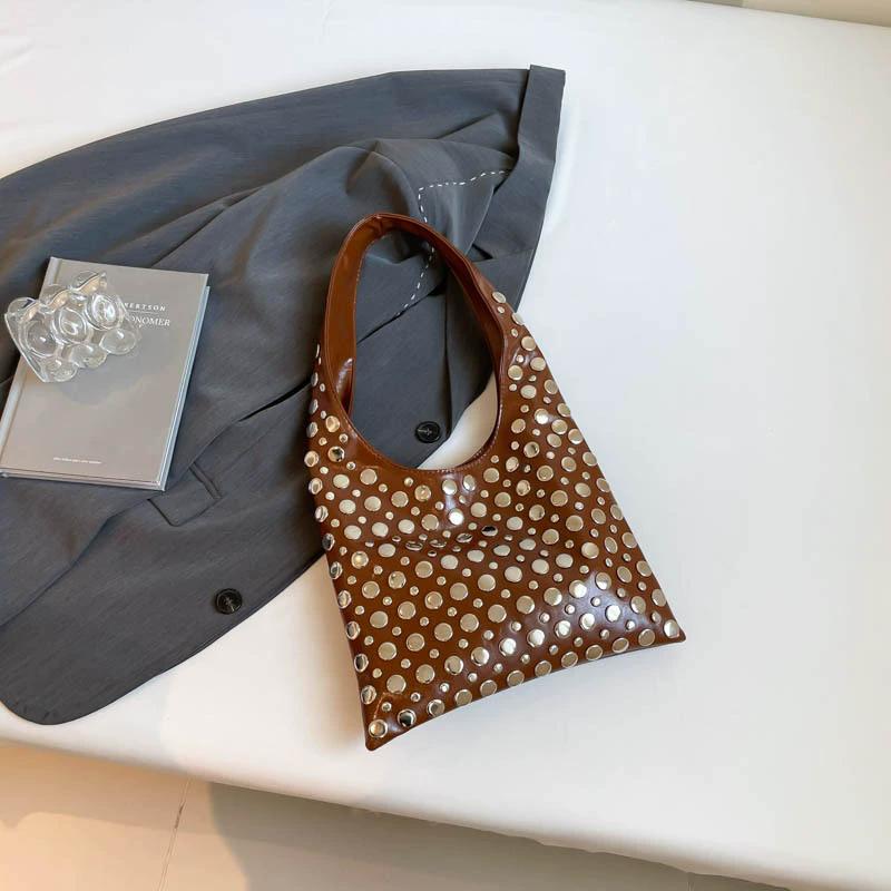 Summer Rivet Shoulder Bag Brand Fashion High-end PU Leather Versatile Solid Color Commuter Totes Women Bucket Underarm Bag