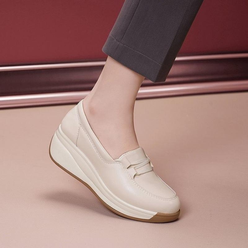 Four Seasons New Sneakers Women's Outer Light Height Increasing Shoes Breathable Solid Color Platform Student Casual Women's Shoes