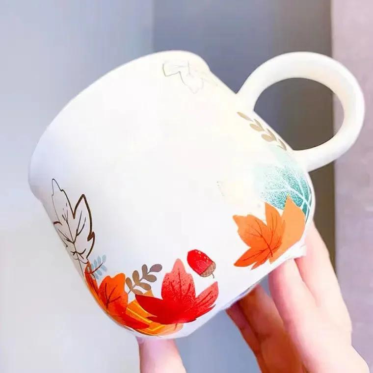 

New autumn cute maple leaf forest autumn rabbit cute fox squirrel acorn ceramic mug cup set coffee mug with lid fall mug 301-400ml