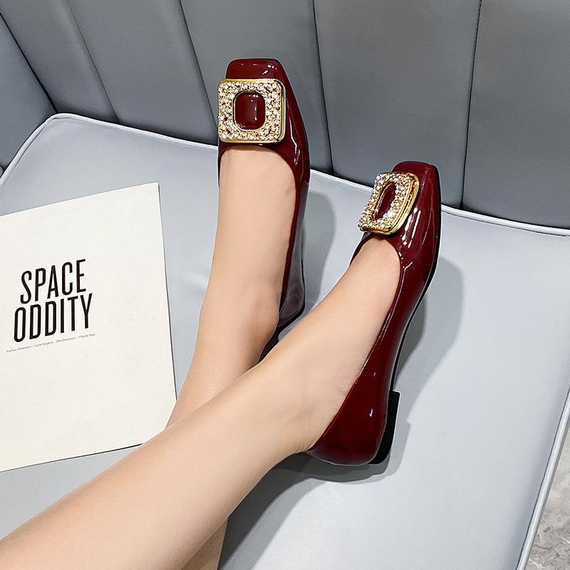 Flache Damen-Schuhe aus Kunstleder mit eckigem Zehenbereich und Metallschnalle, bequeme flache Schuhe zum Hineinschlüpfen für Damen, lässige Loafer, elegante Schuhe für die Abendhochzeit