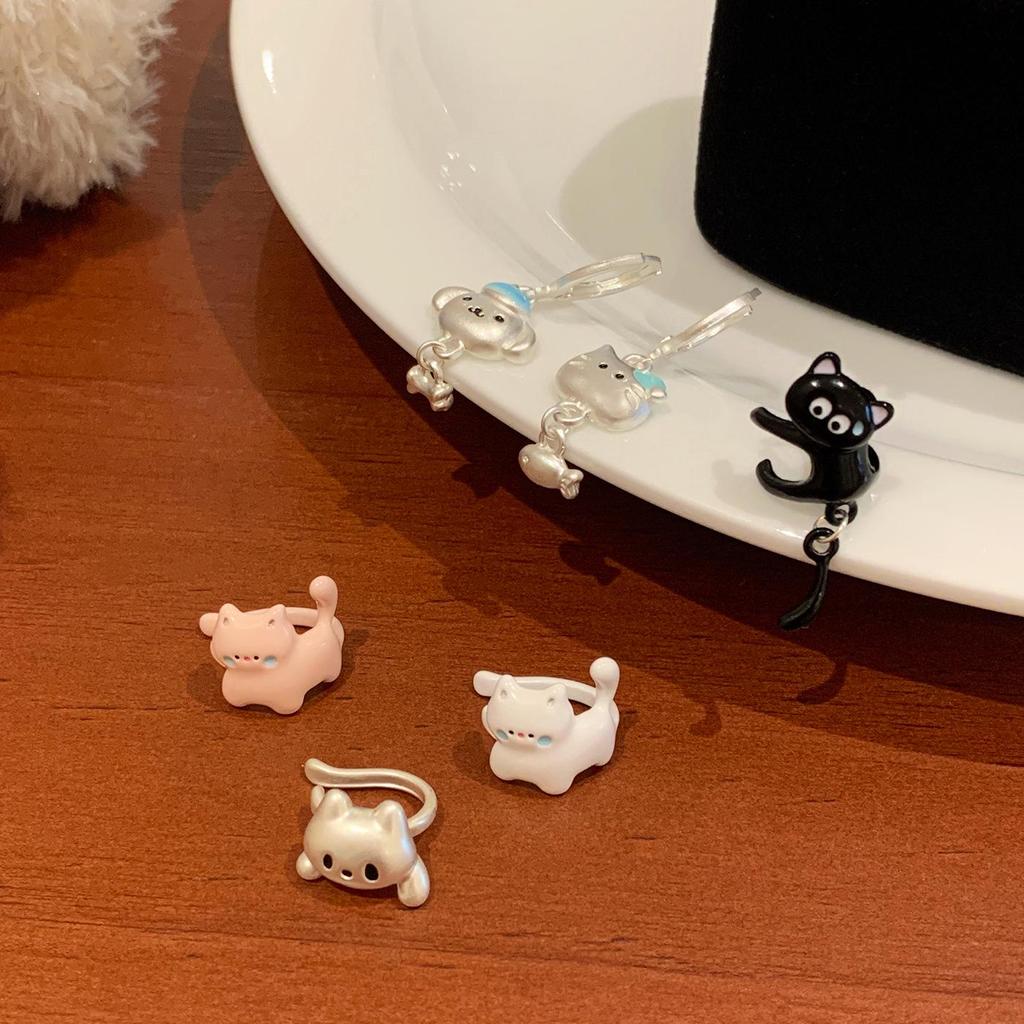 Cartoon Cute Drip Oil Cat Ear Clip: No Piercing Needed, Stylish & Sweet Fashion for Women, Teens, and Girls.