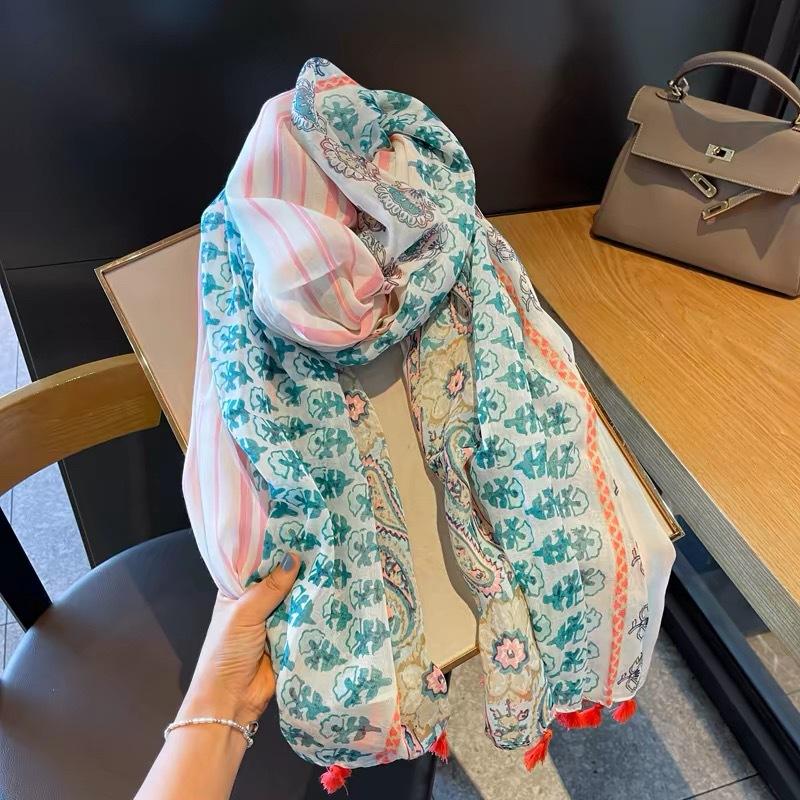 Bohemian vacation style sunscreen shawl with women's new models are very good-looking, high-end atmosphere and high-grade