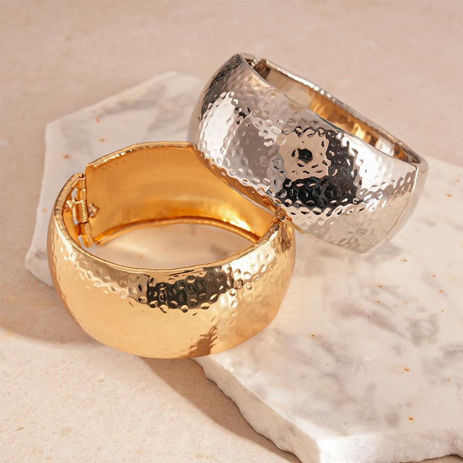 European and American snake pattern wide-sided metal bracelet light luxury niche design bracelet fashionable simple personalized hand jewelry
