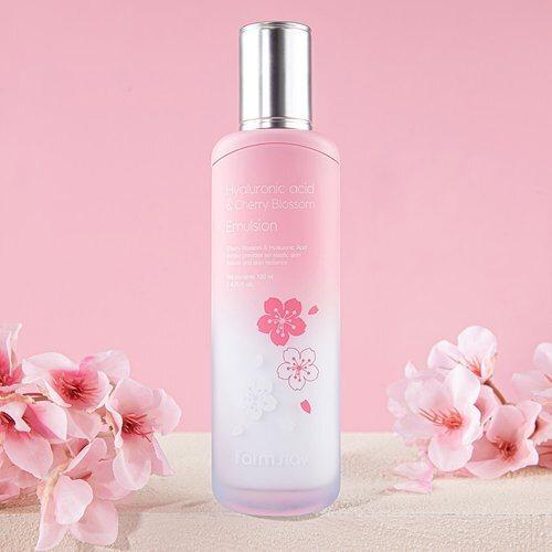 Farmstay Hyaluronic Acid & Cherry Blossom Emulsion 120ml_631652