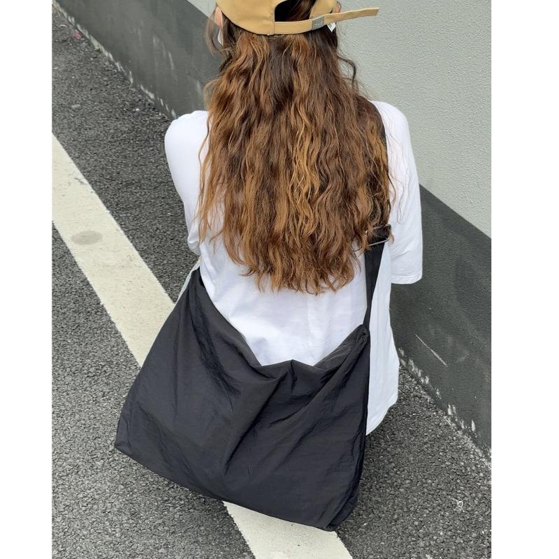 

Вместительная сумка кроссбоди, сумка для通勤, сумка-тоут, сумка на одно плечо One Size чёрный