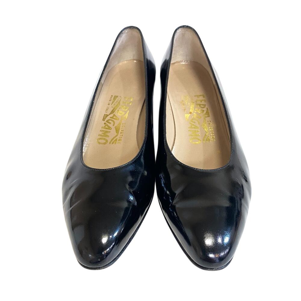 Salvatore Ferragamo Patent leather pumps black Patent leather Women Used