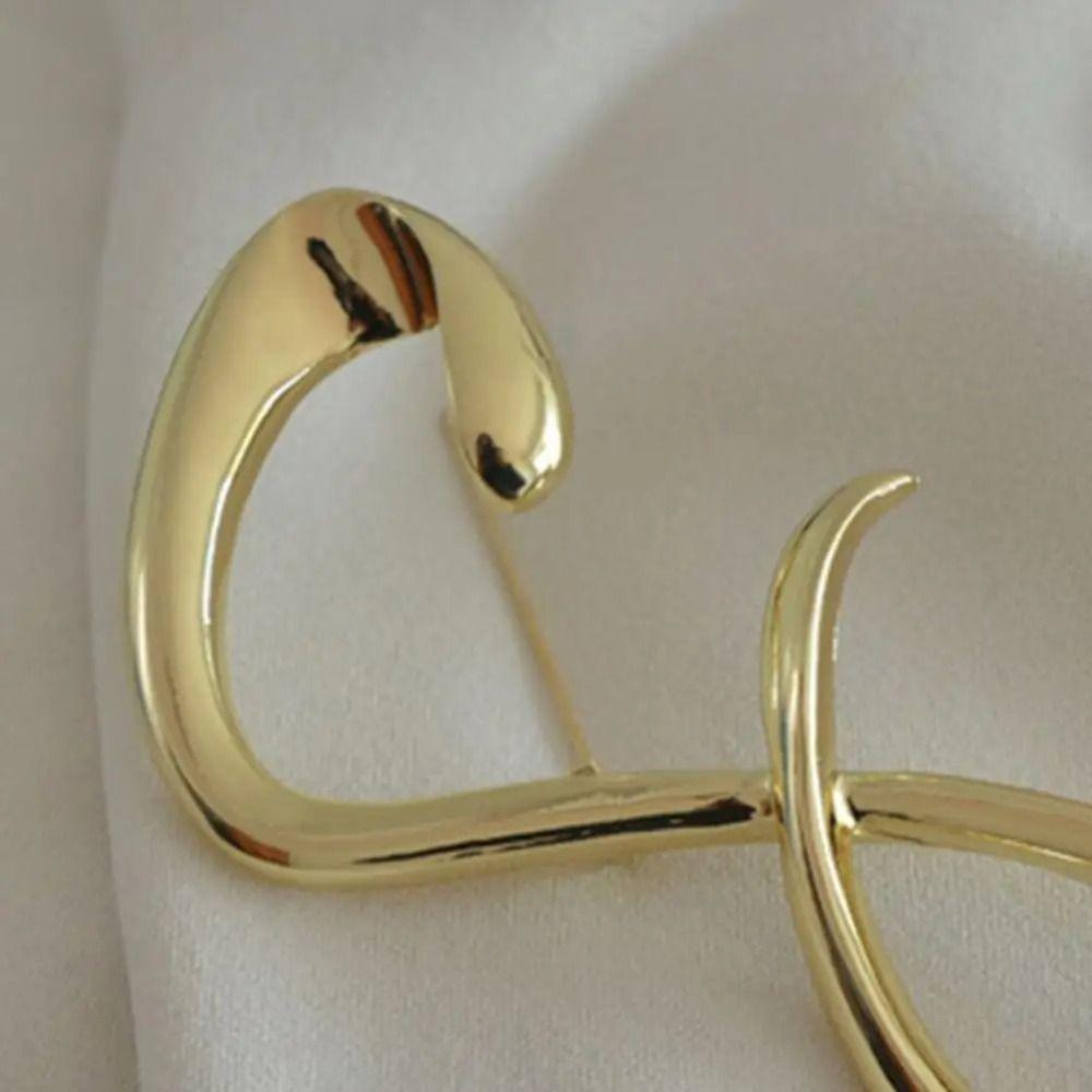 Zinc Zinc Alloy Lucky Number Brooch Gold Irregular Metallic Brooches Simple 8-shaped Pin  Men
